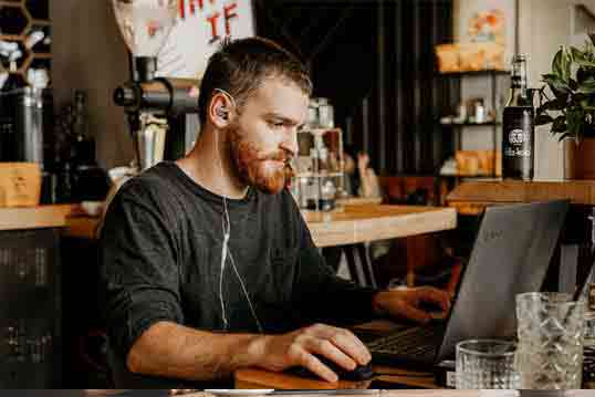 如何轰炸对方手机号